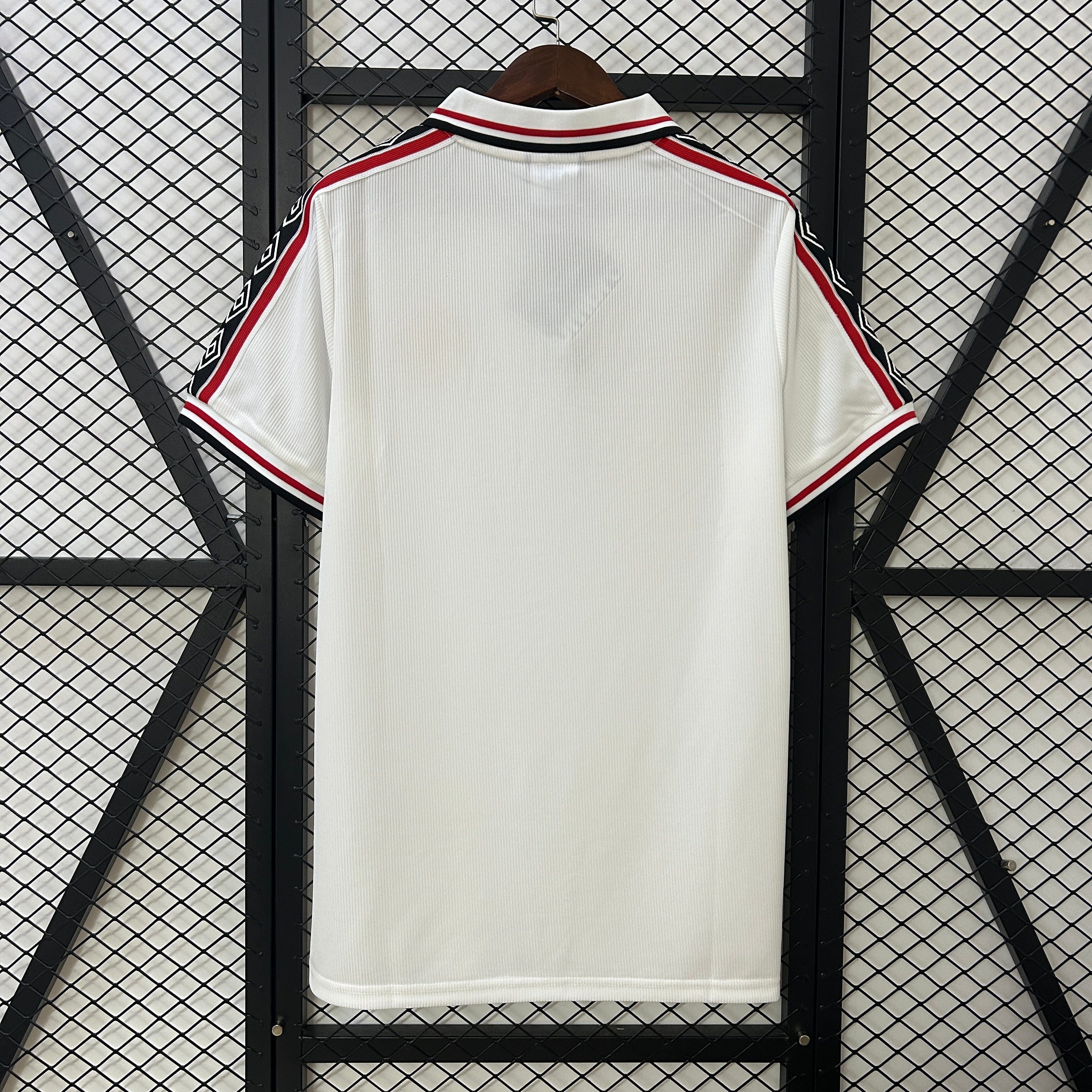 MANCHESTER UNITED 1998 - 1999 COMMEMORATIVE EDITION